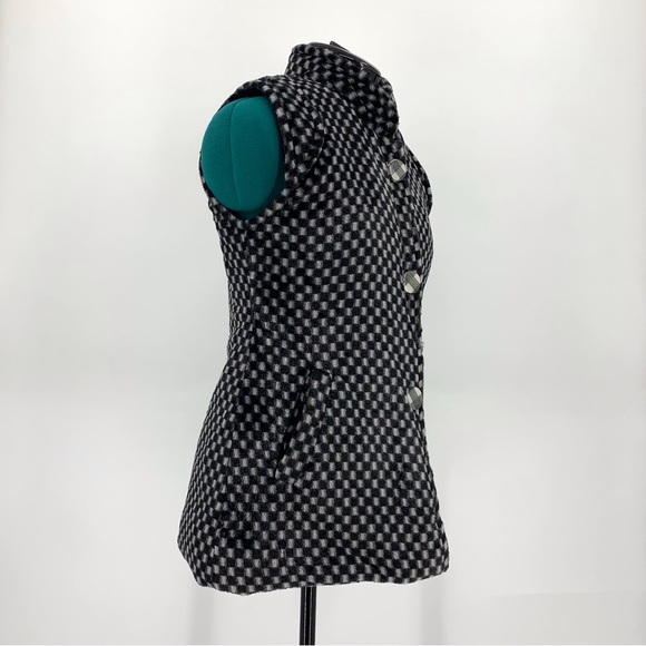 Swiss Girl Black and White Checked Faux Fur Vest with Pockets, EU 34/US 2 - Picture 9 of 16